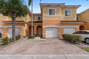 5035 SE Mariner Garden Circle, Stuart, FL 34997 Sold 07/10/24