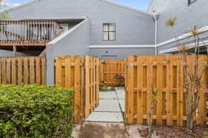 32 Crossings Circle C, Boynton Beach, FL 33435 Sold 04/18/24