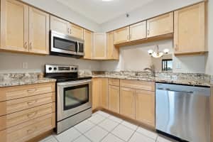 7240 Huntington Ln APT 408, Delray Beach, FL 33446, Sold 07/17/24
