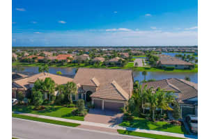 317 SE Huntington Circle, Port Saint Lucie, FL 34984 Sold 05/15/24