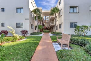 5250 Las Verdes Circle 120, Delray Beach, FL 33484 Sold 05/10/24