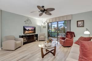 5250 Las Verdes Circle 120, Delray Beach, FL 33484 Sold 05/10/24