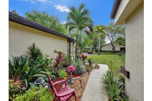 118 Village Walk Drive 10, Royal Palm Beach, FL 33411 Sold 06/19/24