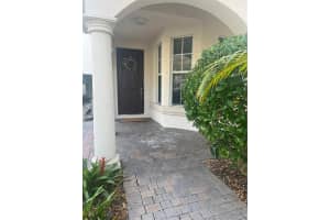 422 Pumpkin Drive, Palm Beach Gardens, FL 33410 Sold 04/29/24