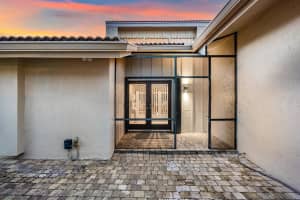 642 W Lakewoode Cir, Delray Beach, FL 33445, Sold 07/10/24