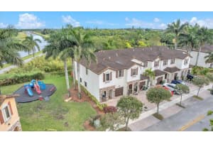 385 NE 37th Place, Homestead, FL 33033 Sold 05/23/24