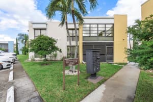 501 Dotterel Road 28d, Delray Beach, FL 33444 Sold 05/23/24
