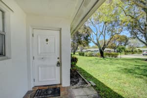 7402 W Oakridge Cir B, Lantana, FL 33462, Sold 05/20/24