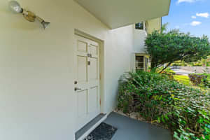 11 Garden Street 108t, Tequesta, FL 33469 Sold 04/08/24