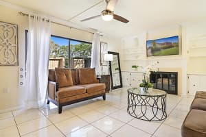 203 2nd Court, Palm Beach Gardens, FL 33410 Sold 04/30/24