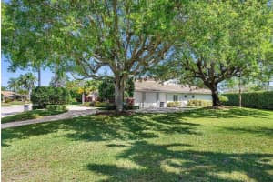 570 N Country Club Drive, Atlantis, FL 33462 Sold 06/12/24
