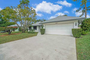 13867 Barberry Drive, Wellington, FL 33414 Sold 05/06/24
