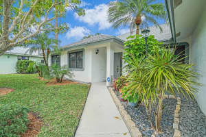 13867 Barberry Drive, Wellington, FL 33414 Sold 05/06/24