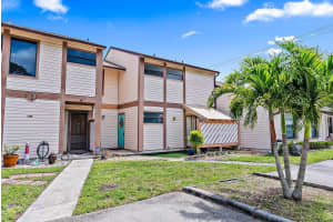 122 Sherwood Circle 10c, Jupiter, FL 33458 Sold 08/30/24