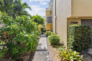 706 St Albans Drive, Boca Raton, FL 33486 Sold 05/03/24