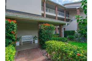 109 W Park Shores Circle 39, Vero Beach, FL 32963 Sold 05/09/24