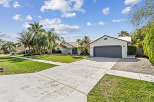 1631 Farmington Circle, Wellington, FL 33414 Sold 05/10/24