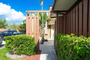2115 21st Lane, Greenacres, FL 33463 Sold 05/06/24
