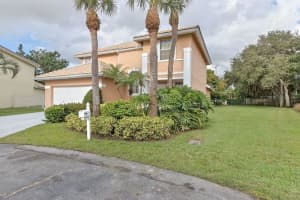 33 Valencia Drive, Boynton Beach, FL 33436 Sold 05/28/24