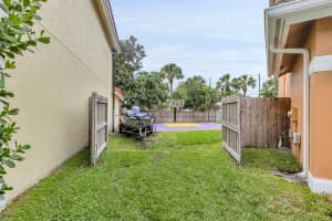 33 Valencia Drive, Boynton Beach, FL 33436 Sold 05/28/24