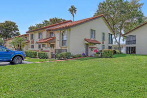 10465 Breezy Lake Lane 101, Boynton Beach, FL 33437 Sold 04/17/24