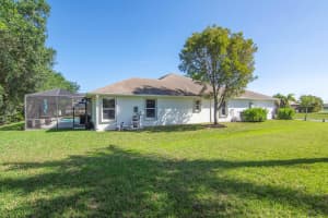 5679 Riverboat Circle SW, Vero Beach, FL 32968 Sold 05/06/24