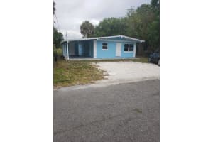 725 NE 15th Avenue, Okeechobee, FL 34972 Sold 12/03/24