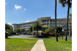 535 Oaks Drive Apt 402, Pompano Beach, FL 33069 Sold 11/14/24