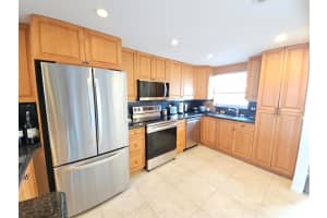 44 Yacht Club Drive Drive 311, North Palm Beach, FL 33408 Sold 05/06/24