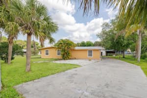 3670 NW 27th Avenue, Okeechobee, FL 34972 Sold 04/19/24