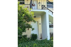 35 Colonial Club Drive 105, Boynton Beach, FL 33435 Sold 04/30/25