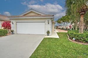 8329 SE Paurotis Ln, Hobe Sound, FL 33455, Sold 05/13/24