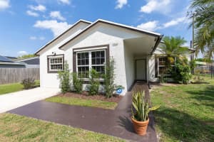 1240 Grandview Circle, Royal Palm Beach, FL 33411 Sold 05/10/24