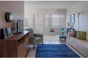 2920 Lake Osborne Drive 206, Lake Worth Beach, FL 33461 Sold 04/30/24