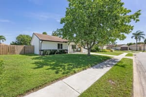 163 Arrowhead Circle, Jupiter, FL 33458 Sold 05/09/24