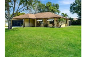 5300 Paleo Pines Circle, Fort Pierce, FL 34951 Sold 05/17/24