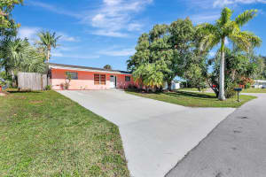 749 Snead Circle, West Palm Beach, FL 33413 Sold 05/01/24