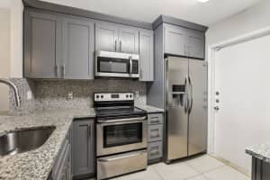 400 SE 10th Street 103, Deerfield Beach, FL 33441 Sold 05/17/24
