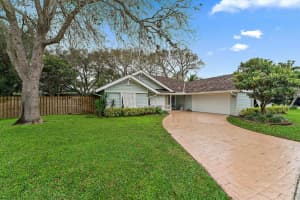 10360 SE Jupiter Narrows Dr, Hobe Sound, FL 33455, Sold 07/17/24
