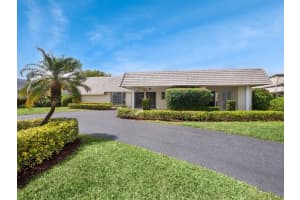 379 Villa Drive S, Atlantis, FL 33462 Sold 09/12/24