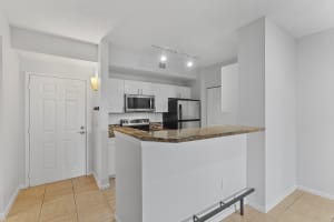 780 S Sapodilla Avenue 302, West Palm Beach, FL 33401 Sold 04/26/24