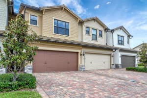 8337 Cadre Noir Rd, Wellington, FL 33467, Sold 08/16/24