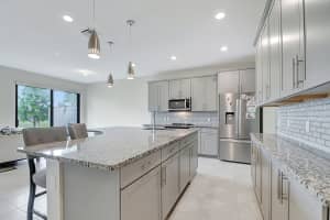 8337 Cadre Noir Rd, Wellington, FL 33467, Sold 08/16/24