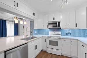 10264 Dorchester Drive, Boca Raton, FL 33428 Sold 05/31/24