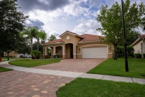 6820 Osage Cir, Greenacres, FL 33413, Sold 05/03/24