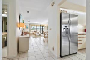 11 Eastgate Dr APT C, Boynton Beach, FL 33436, Sold 09/05/24