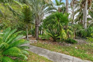 165 Lakeside Drive, Jupiter, FL 33458 Sold 05/10/24