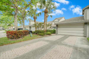 806 Landings Boulevard, Greenacres, FL 33413 Sold 07/22/24