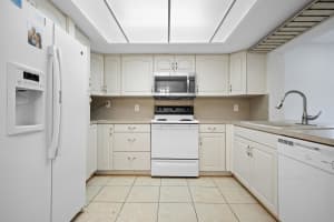 816 NW 8th Avenue, Boynton Beach, FL 33426 Sold 08/02/24