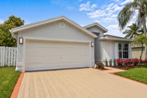 1712 Sawgrass Cir, Greenacres, FL 33413, Sold 06/27/24